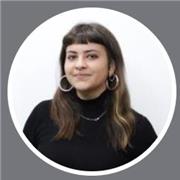 Graduada en Sociología imparte clases en materia de ciencias sociales y económicas. (Geografía, Historia, economía...)